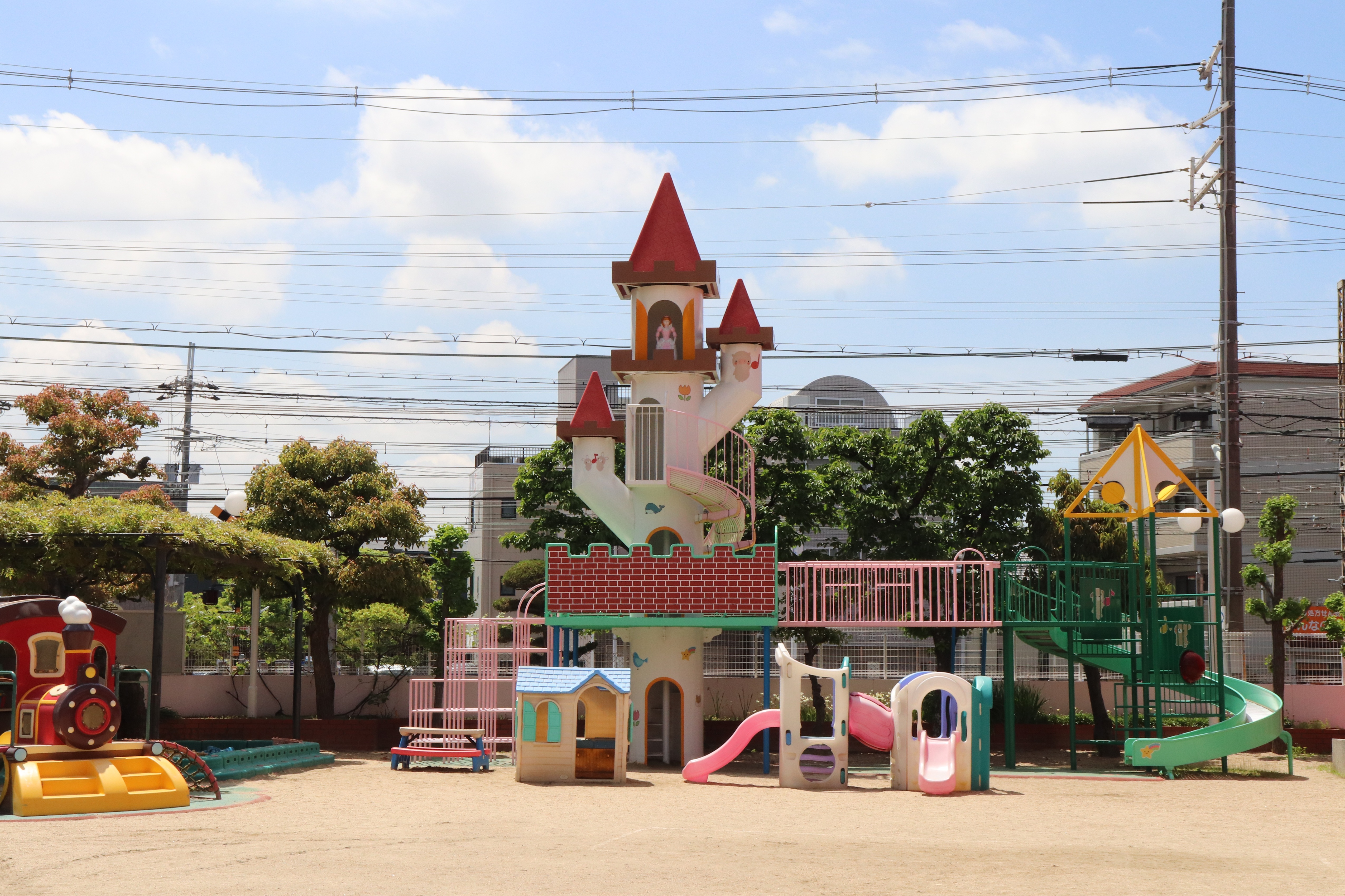 社会福祉法人相愛会 幼保連携型認定こども園ひのまるこども園の正社員 保育教諭 認定こども園の求人情報イメージ3